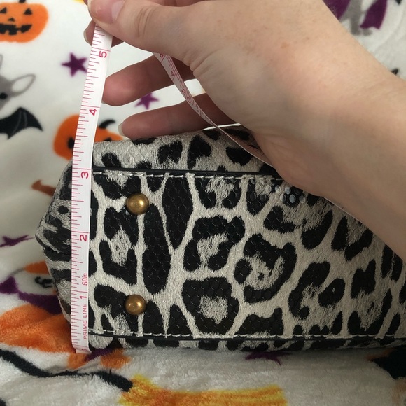 Guess Crossbody - Picture 6 of 12